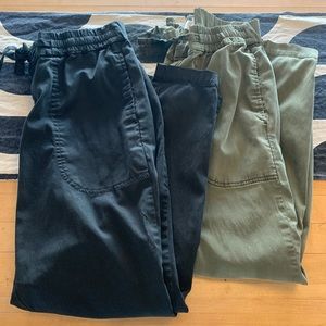 2 pack of Lou & Grey pants XS